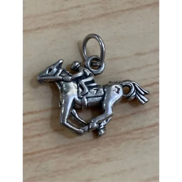 .925 Vintage Race Horse Sterling Silver Jewelry Charm #horse track - Picture 1 of 3